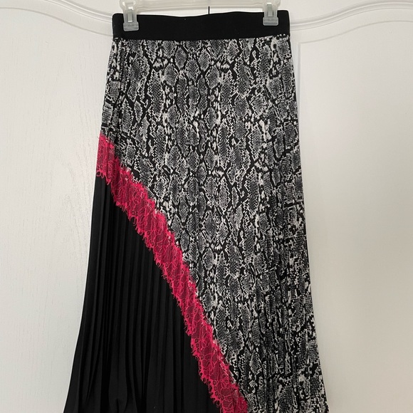 DKNY skirt - Picture 2 of 4